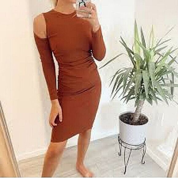 Zara   - Picture 1 of 4